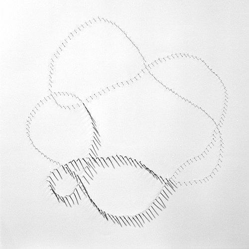 <i>Invariant Variation #30</i>, 2013<br />
<em>Analoger SW-Print</em><br />
10 x 10 cm
