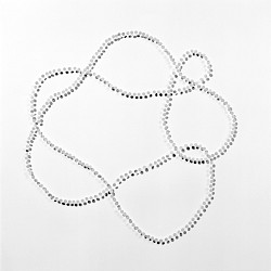 <i>Invariant Variation #21</i>, 2013<br />
<em>Analoger SW-Print</em><br />
10 x 10 cm