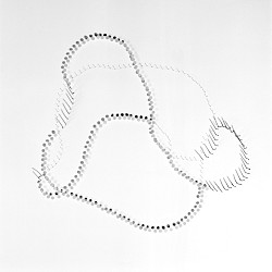 <i>Invariant Variation #25</i>, 2013<br />
<em>Analoger SW-Print</em><br />
10 x 10 cm