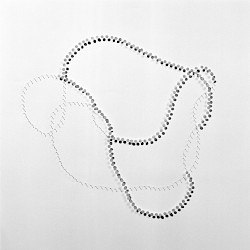 <i>Invariant Variation #28</i>, 2013<br />
<em>Analoger SW-Print</em><br />
10 x 10 cm