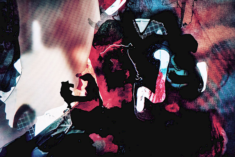 <i>Screenshot #16</i>, 2017<br />
<em>Analoger C-Print</em><br />
220 x 150 cm