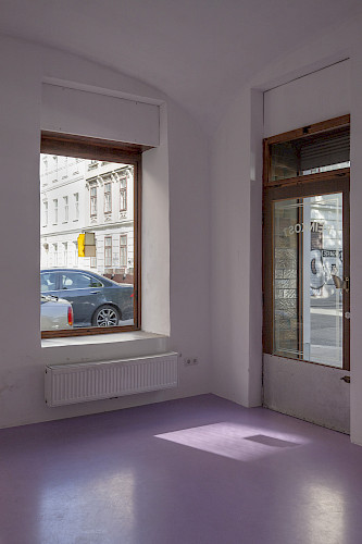 <i>Tombola V</i><br />
school, Wien 2022<br />
Foto: © Janine Schranz