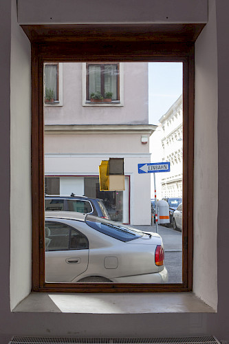 <i>Tombola V</i><br />
school, Wien 2022<br />
Foto: © Janine Schranz