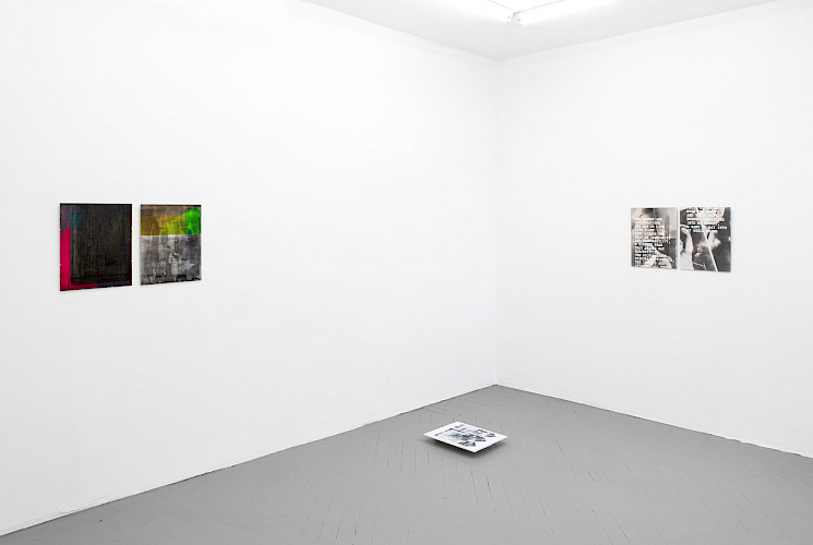 <i>Fotografie zerstören</i><br />
FRISE Künstler:innenhaus, Hamburg 2024<br />
©Maik Gräf