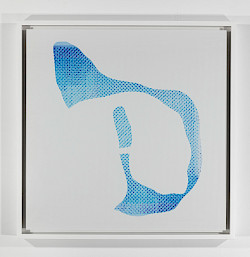 <i>Polkadots #2</i>, 2018/24
<em>Analoger C-Print, Handabzug</em>
54,5 x 54,5 x 4 cm