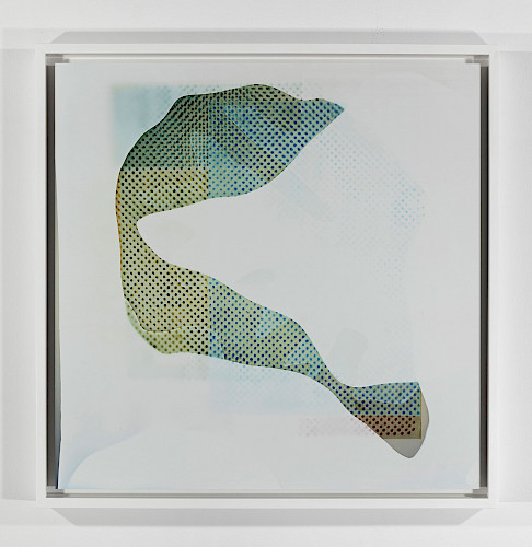<i>Polkadots #4</i>, 2018/24<br />
<em>Analoger C-Print, Handabzug</em><br />
54,5 x 54,5 x 4 cm