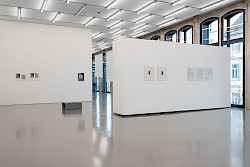 <i>Fotografie zerstören</i><br />
Camera Austria, Graz, 2024/25<br />
©Markus Krottendorfer