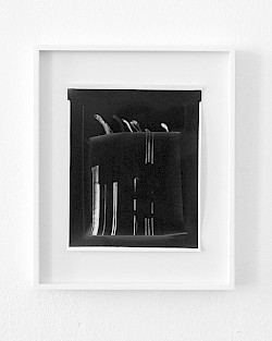 <i>m #1</i>, 2019
<em>Gelatinesilber-Print auf Baryt, Direktbelichtung</em>
25 x 20 cm
Unikat