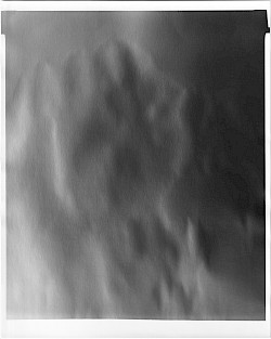 <i>Alp #3</i>, 2019
<em>Gelatinesilber-Print auf Baryt, Direktbelichtung</em>
25 x 20 cm
Unikat