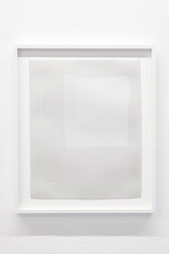 <i>Soft Vanishing Points # F</i>, 2025<br />
<em>Fotogramm (Farbumkehrprozess)</em><br />
30 x 24 cm | Unikat